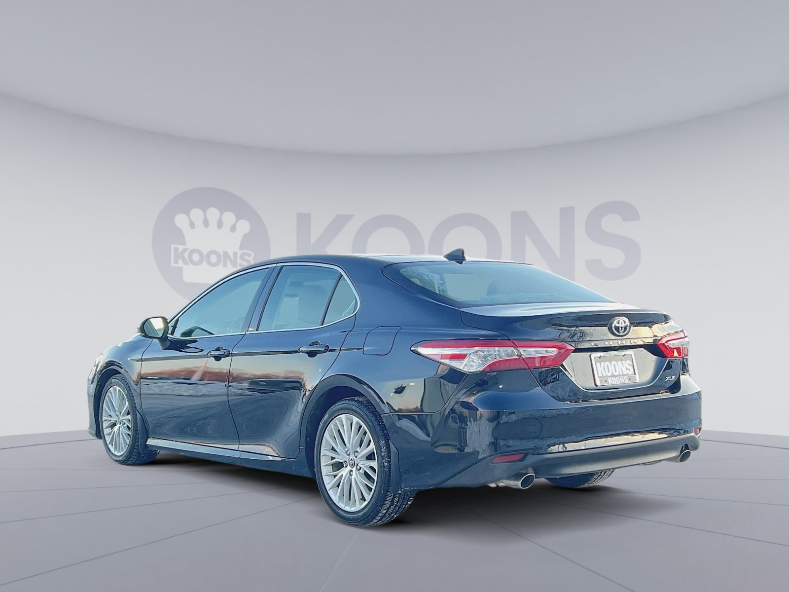 Used 2020 Toyota Camry XLE image 4