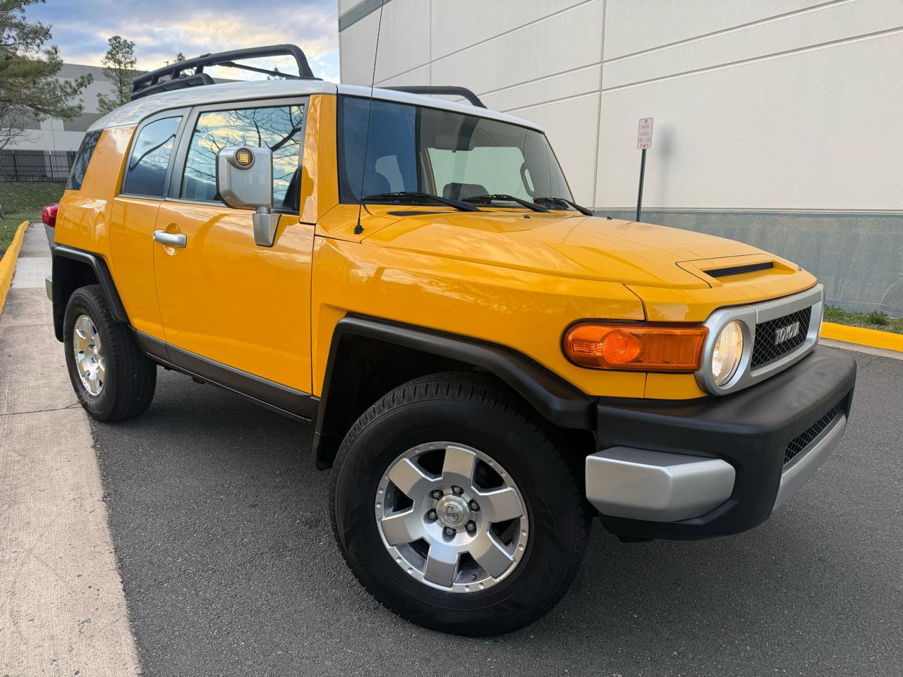 Used 2007 Toyota FJ Cruiser 4WD image 1