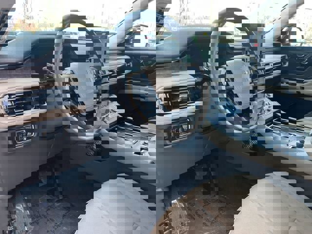 Used 2023 Lincoln Aviator Reserve w/ Elements Package Plus image 25