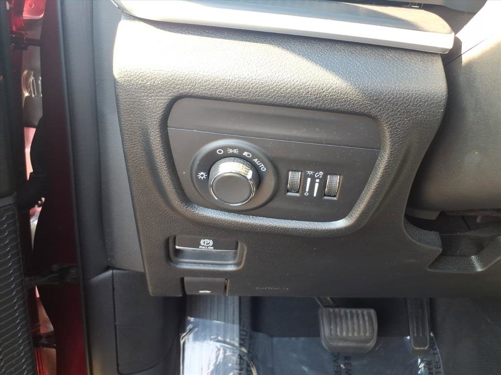 Used 2023 Jeep Grand Cherokee L Altitude image 15