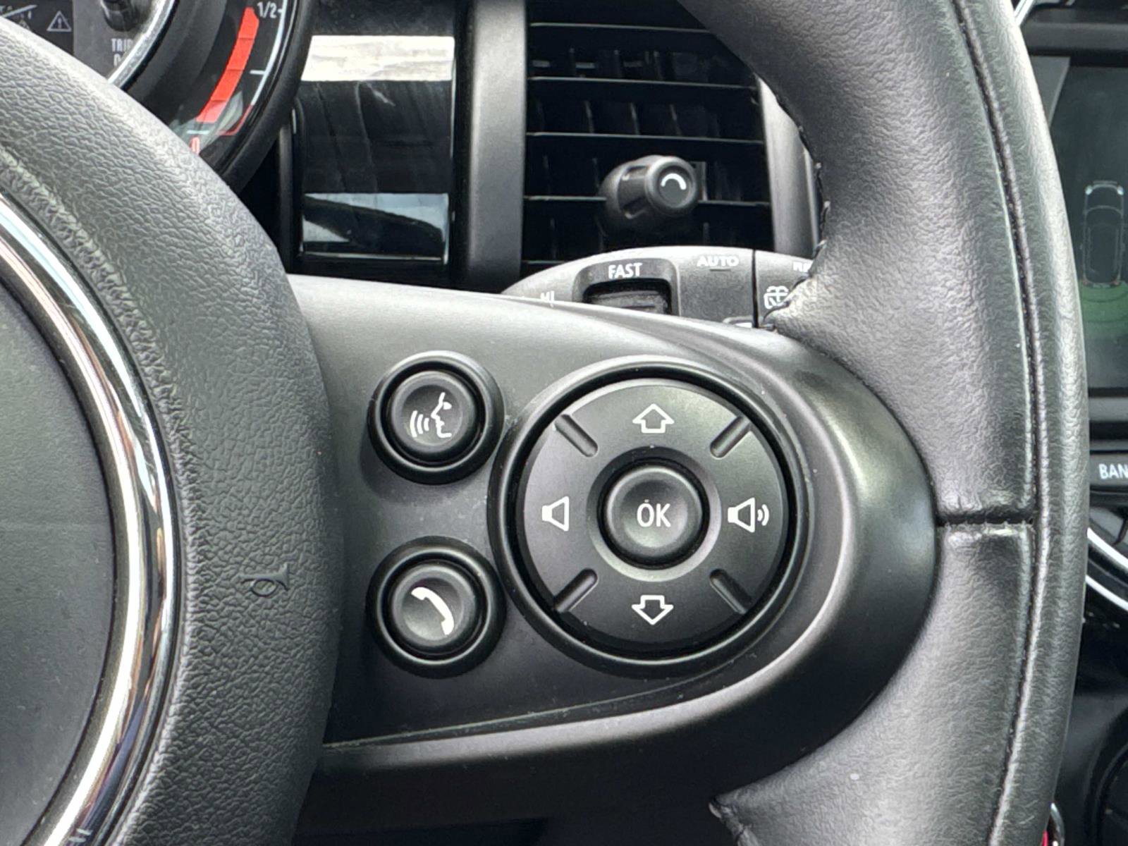 Used 2021 MINI Cooper 2-Door Hardtop FWD image 15