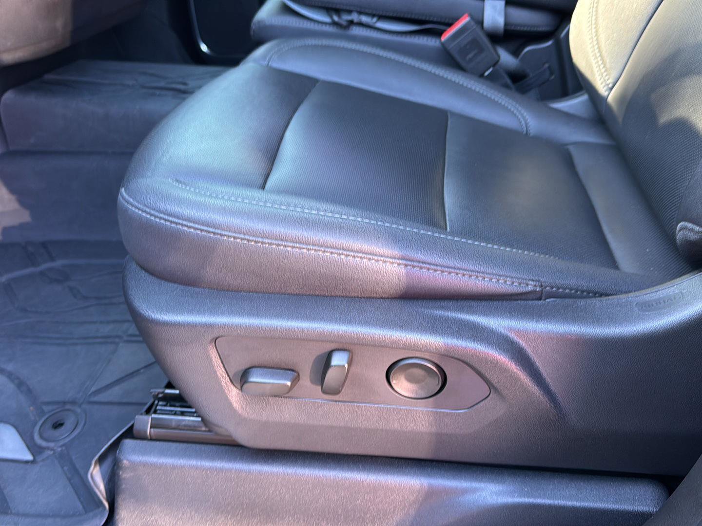 Used 2024 Chevrolet Silverado 2500 LTZ image 28