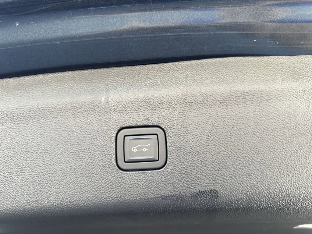 Used 2021 Buick Enclave Essence FWD image 31