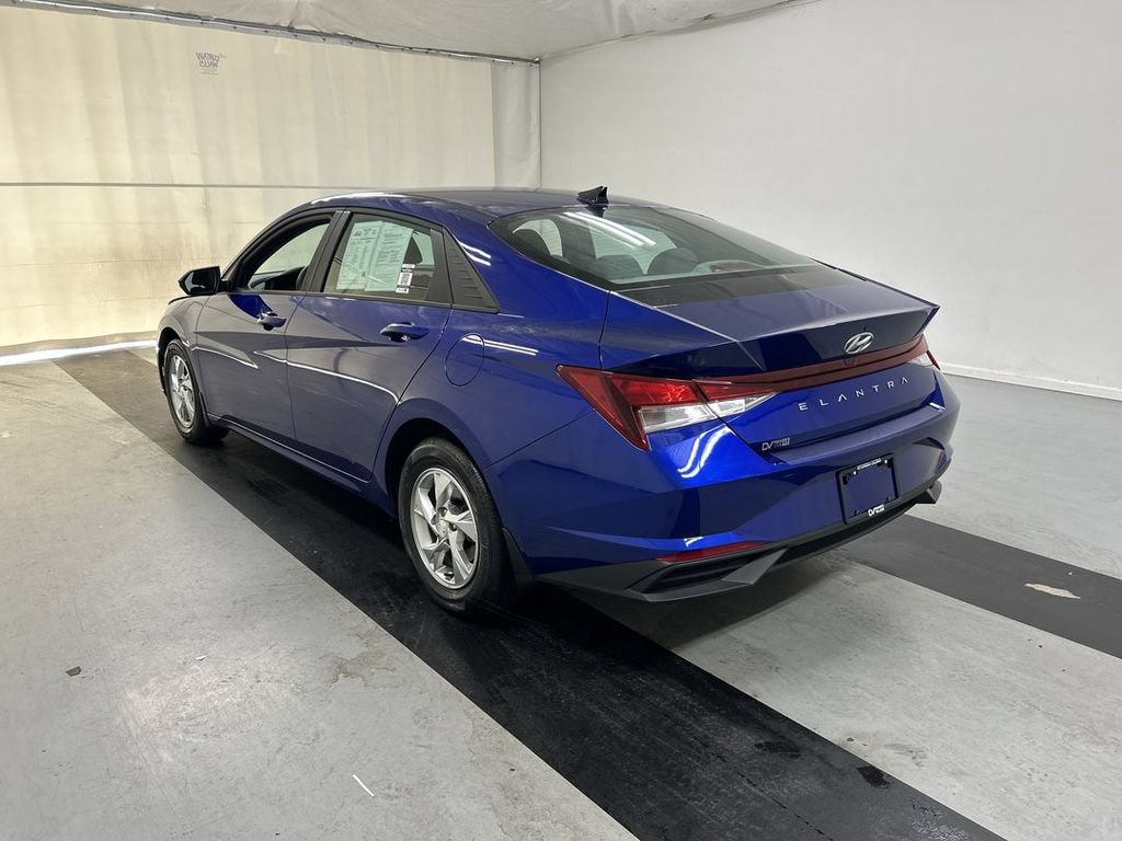 Used 2023 Hyundai Elantra SE FWD image 7