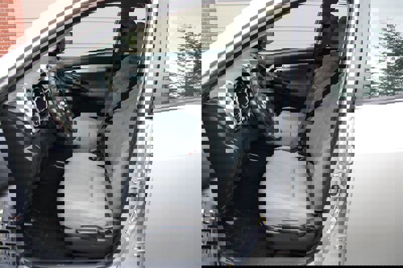 Used 2010 Toyota Matrix S image 5