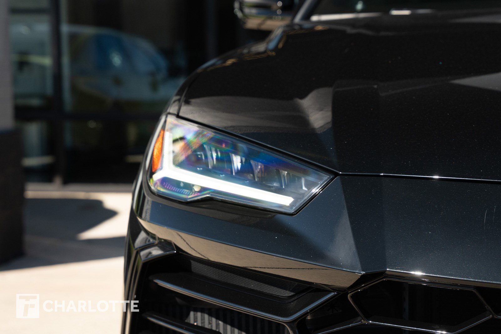 Used 2021 Lamborghini Urus image 3