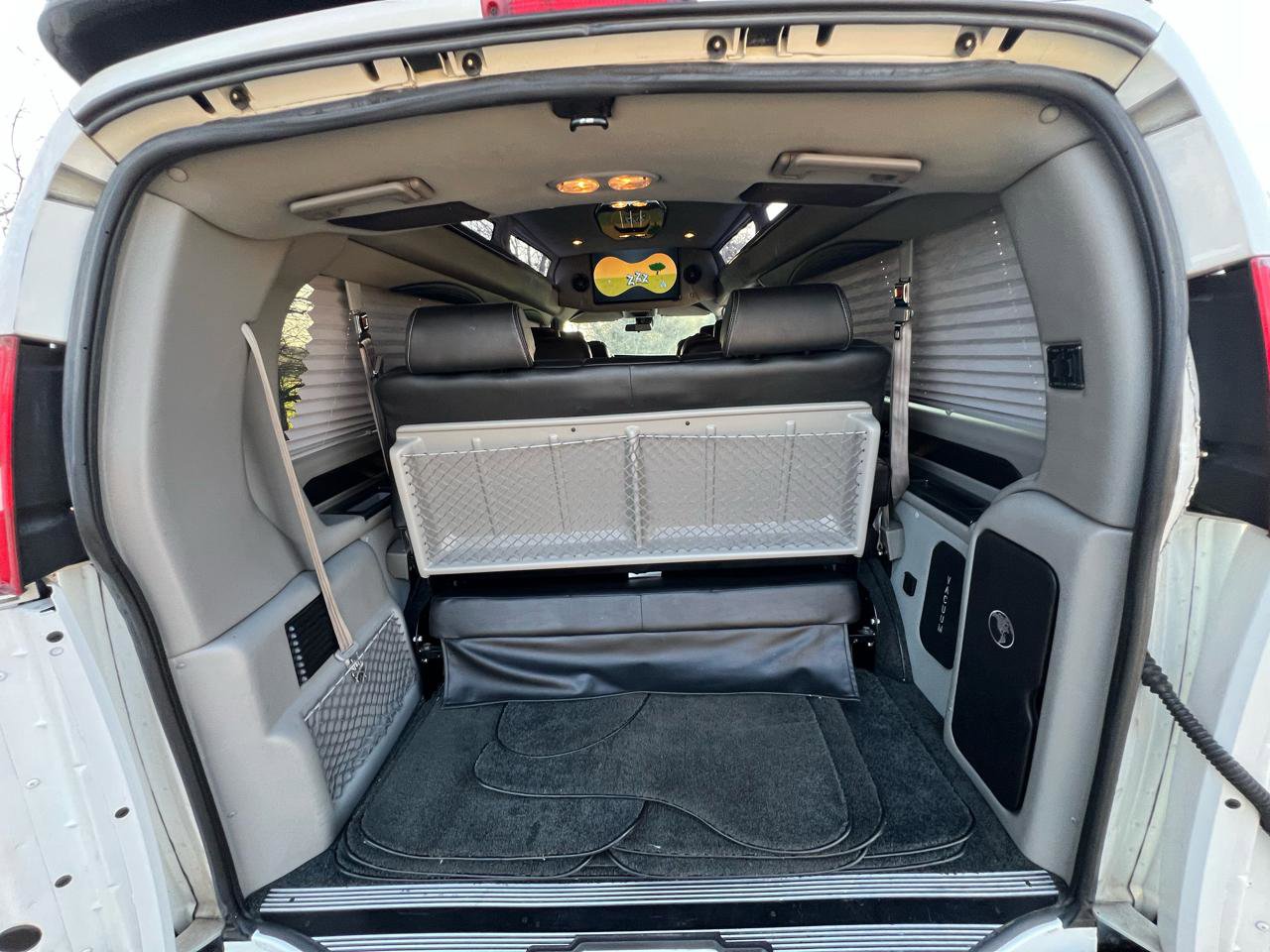 Used 2019 GMC Savana 2500 Extended w/ Enhanced Convenience Package image 45