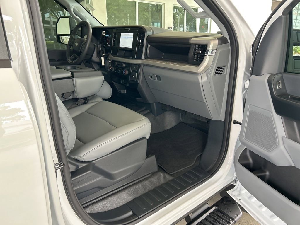 Used 2025 Ford F350 XL w/ XL Driver Assist Package AWD/4WD image 30