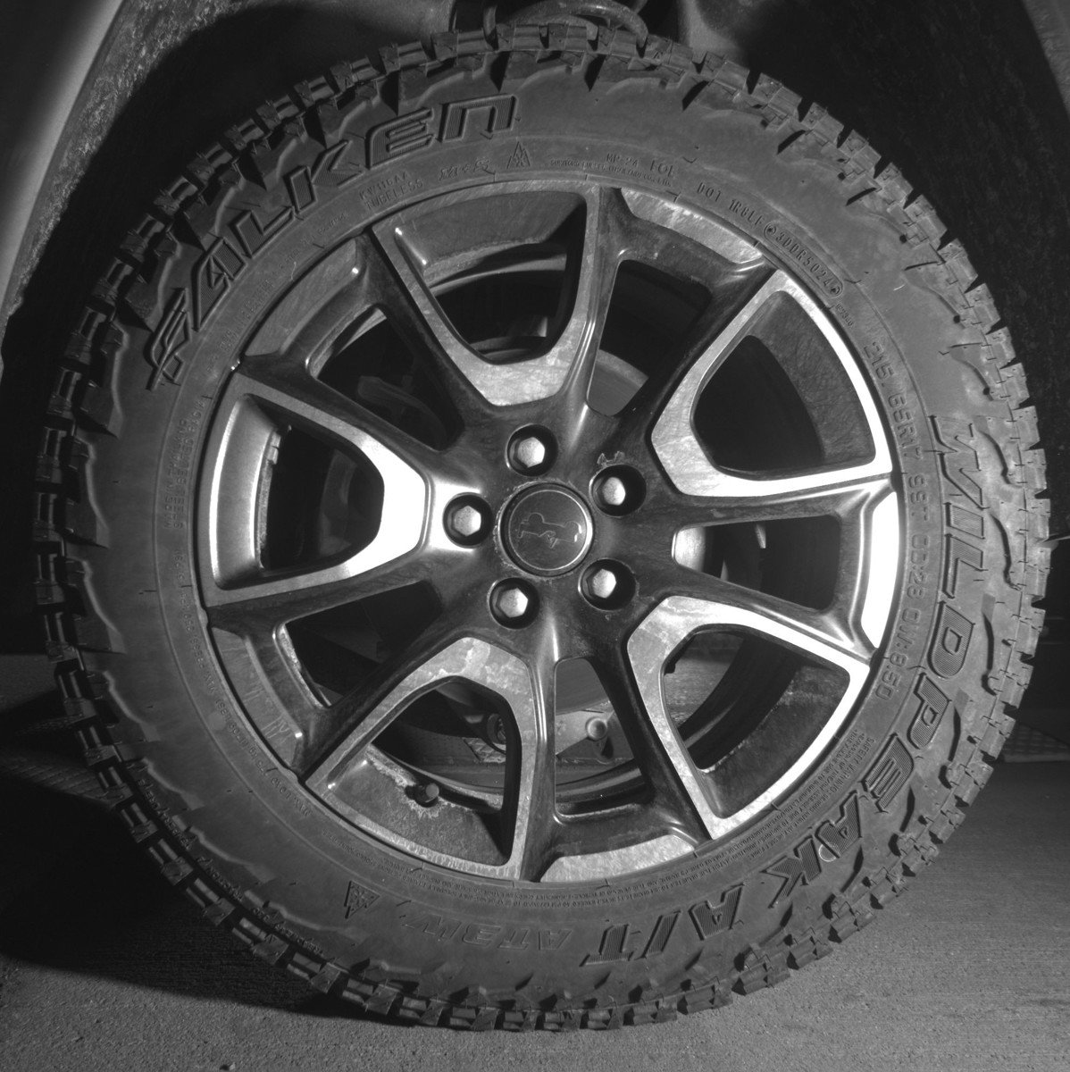 Used 2025 Jeep Compass Trailhawk image 13