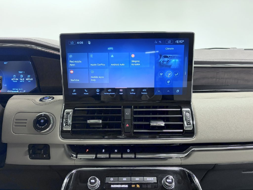 Used 2023 Lincoln Navigator Reserve AWD/4WD image 18
