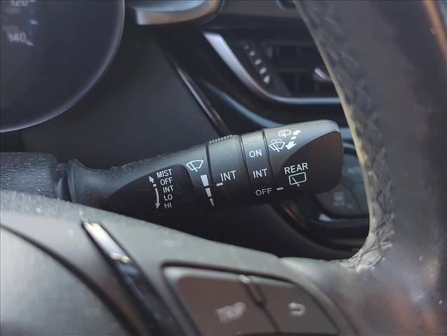 Used 2018 Toyota C-HR XLE FWD image 16