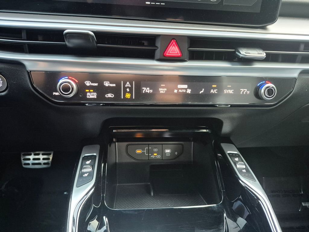 Used 2025 Kia Sorento SX Prestige image 24