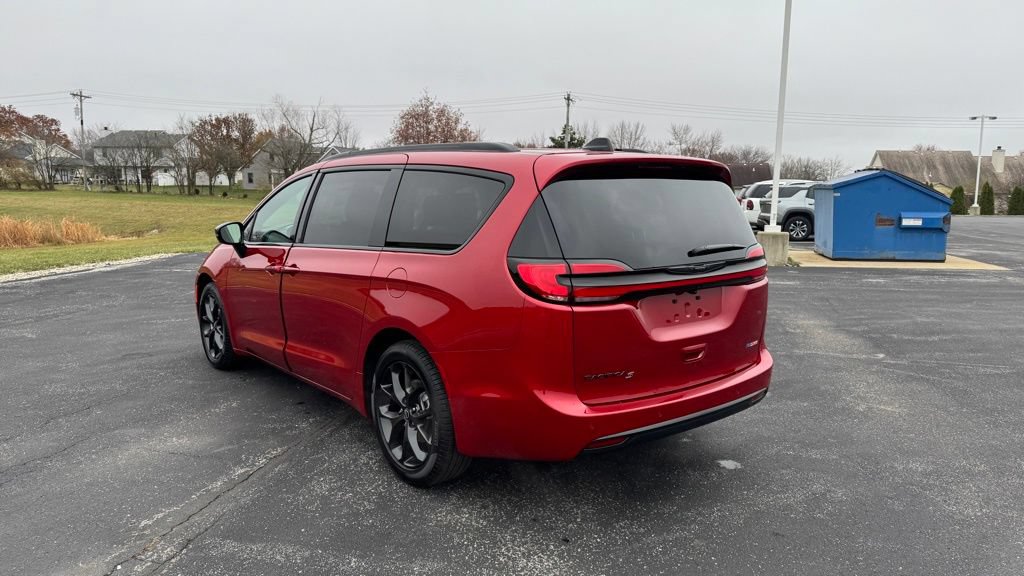 New 2026 Chrysler Pacifica Select w/ S Appearance Package FWD image 4
