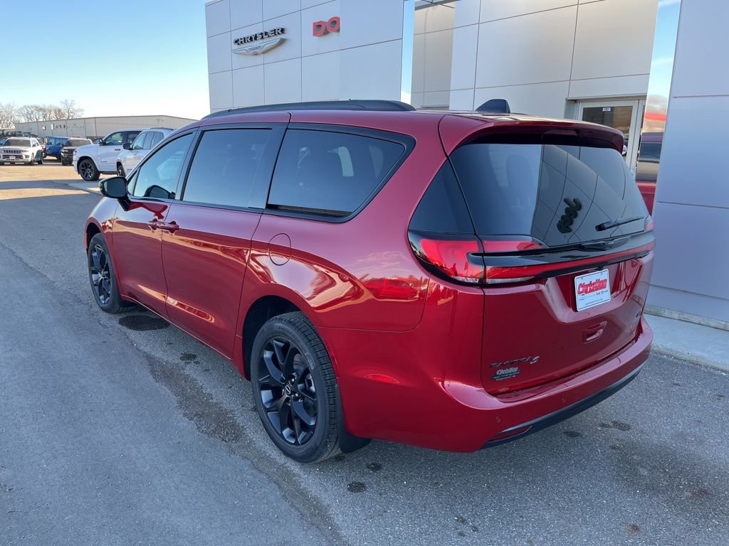 New 2026 Chrysler Pacifica Select w/ S Appearance Package image 7