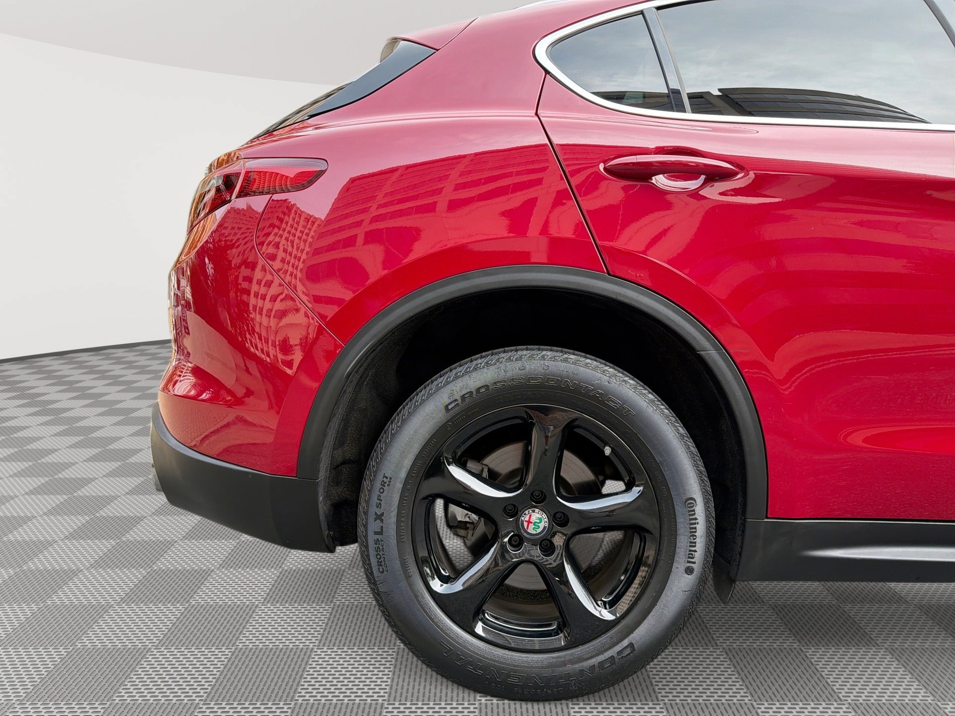 Used 2021 Alfa Romeo Stelvio Sprint w/ Sun & Sound Package RWD image 30