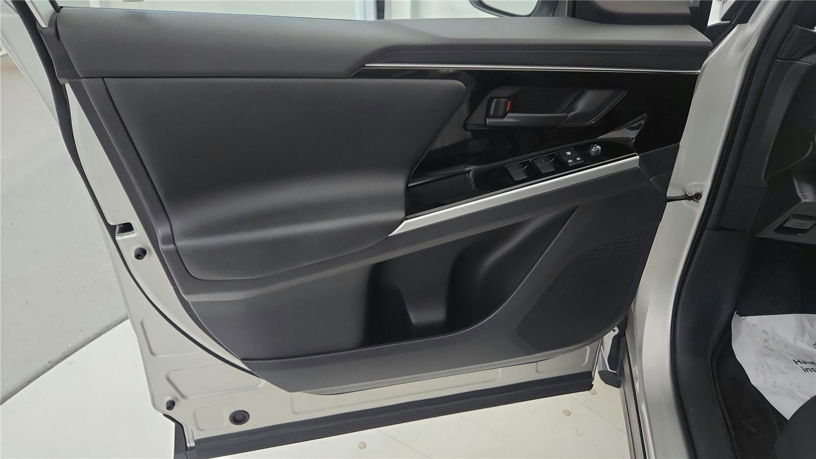 Used 2023 Toyota bZ4X XLE w/ Weather Package image 23