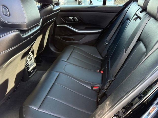 Used 2025 BMW 330i Sedan w/ Convenience Package image 31