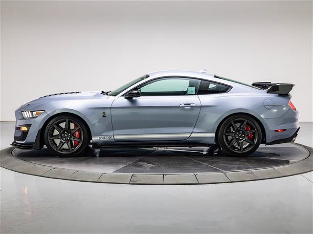 Used 2022 Ford Mustang Shelby GT500 w/ Carbon Fiber Track Pack RWD image 2