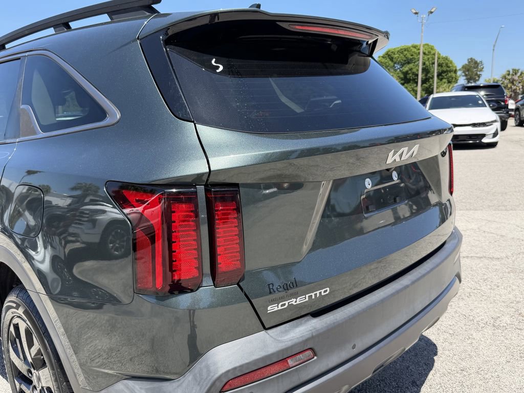 Certified 2023 Kia Sorento S w/ Panoramic Sunroof Package image 11