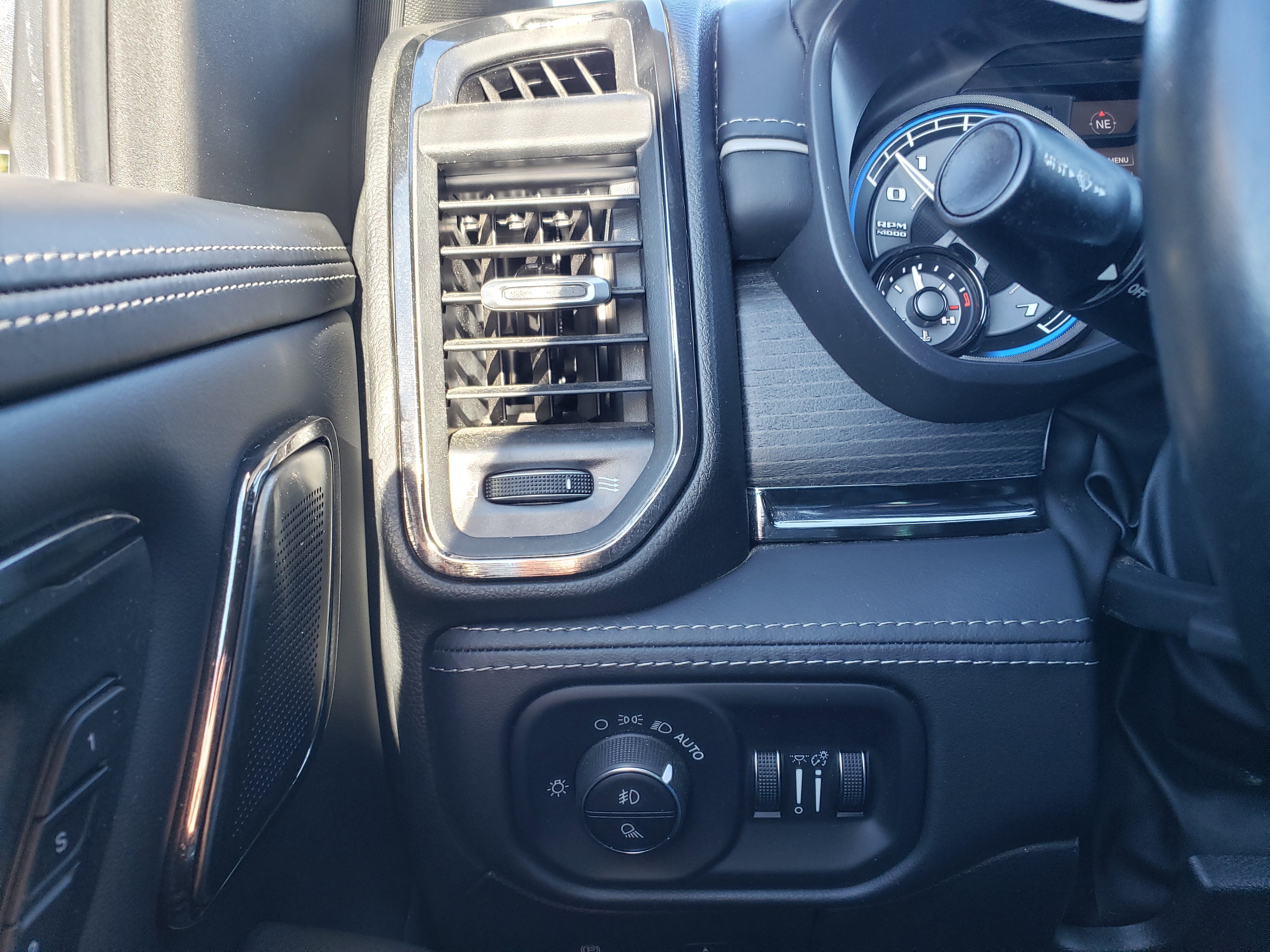 Used 2022 RAM 1500 Limited image 13