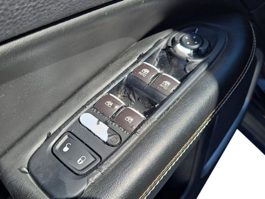 Used 2021 Jeep Compass Sport w/ Cold Weather Group image 16