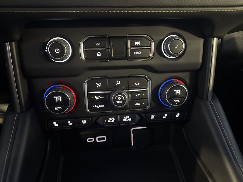 Used 2023 Chevrolet Suburban Premier image 27