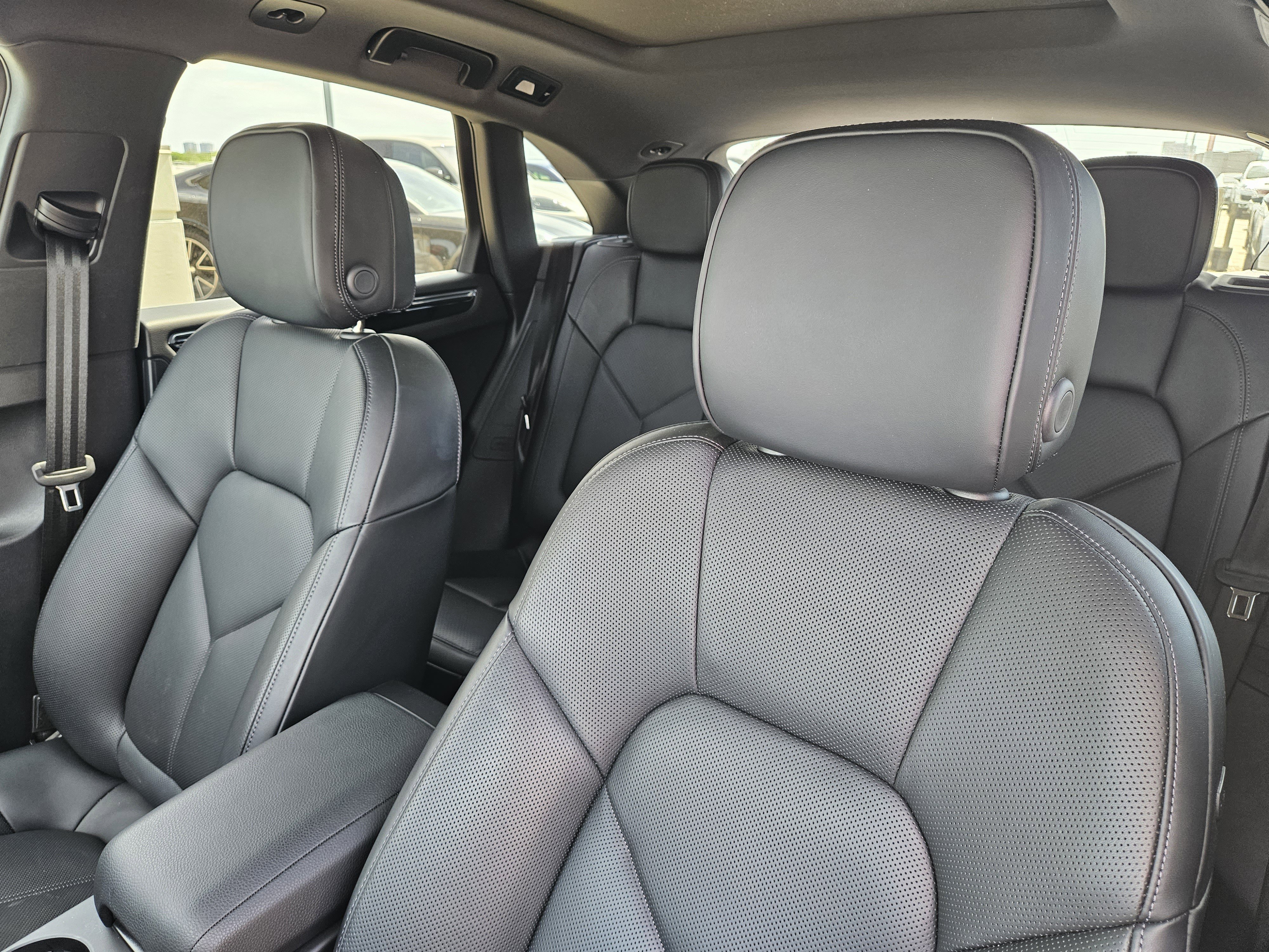 Certified 2026 Porsche Macan image 6