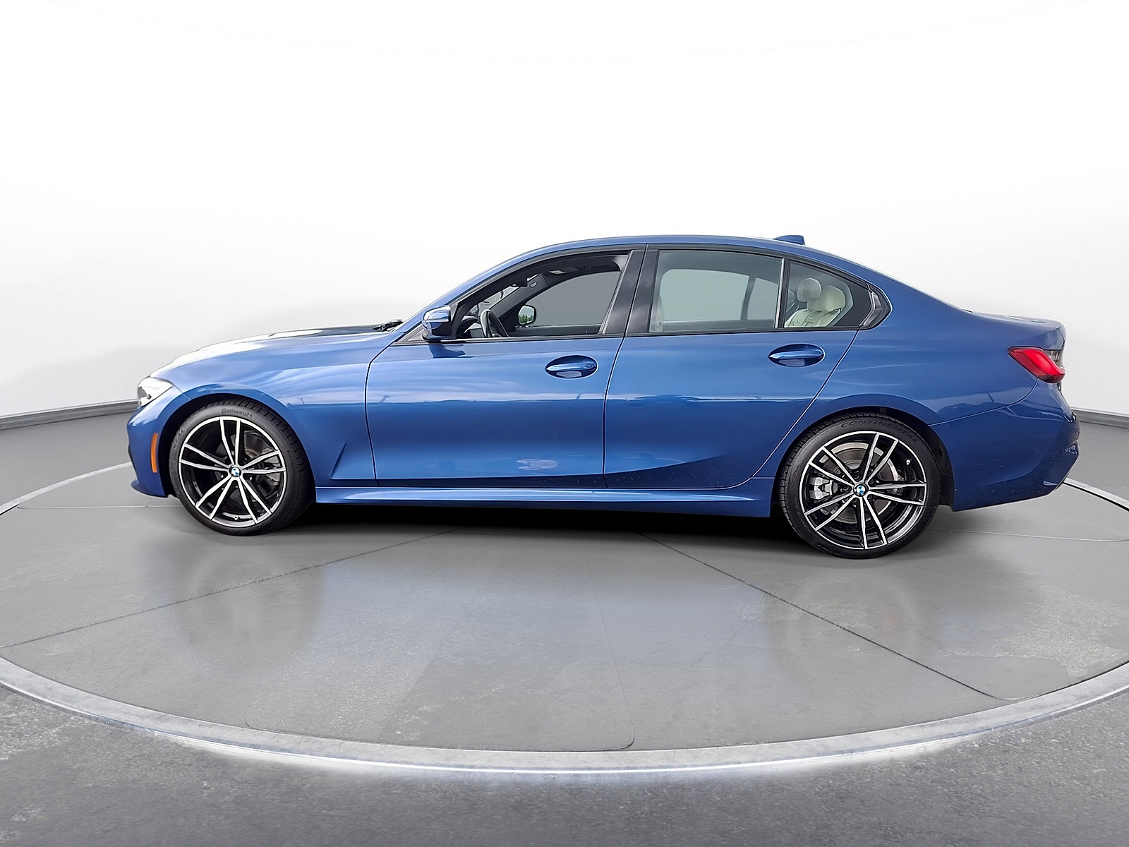 Used 2021 BMW 330i xDrive Sedan AWD/4WD image 5