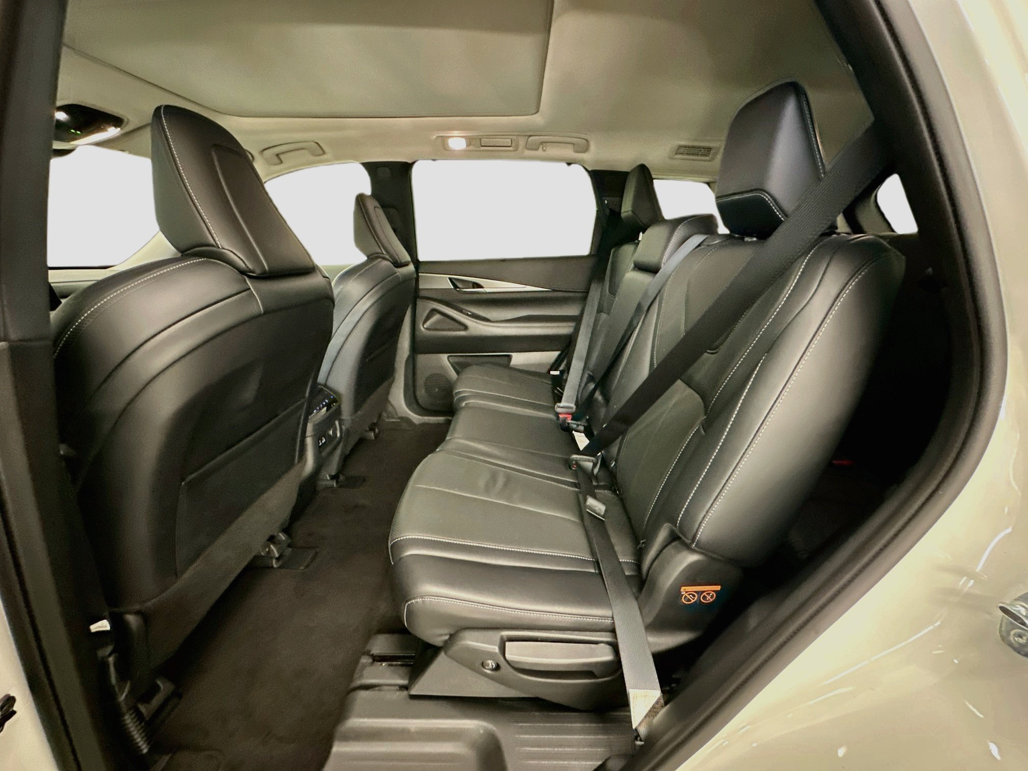 Used 2023 INFINITI QX60 Luxe AWD/4WD image 30