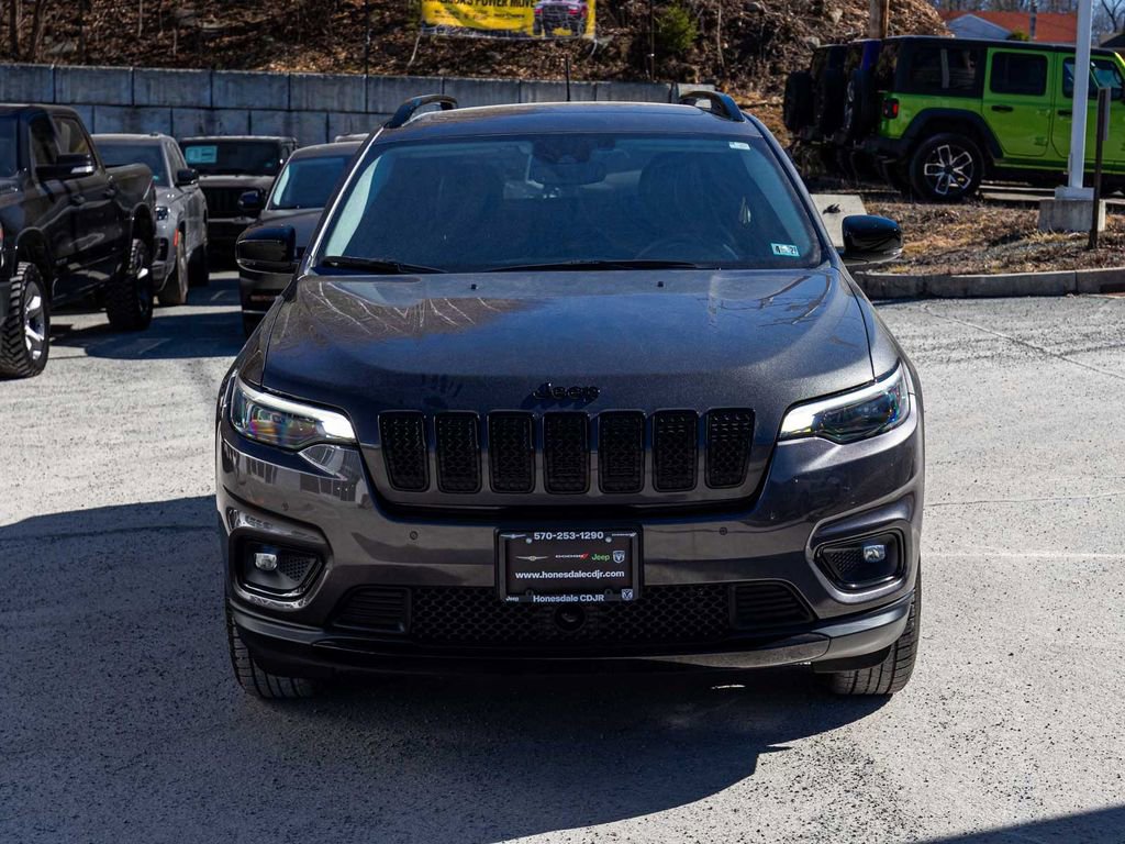 Used 2023 Jeep Cherokee Altitude Lux w/ Lux Elite Package image 2