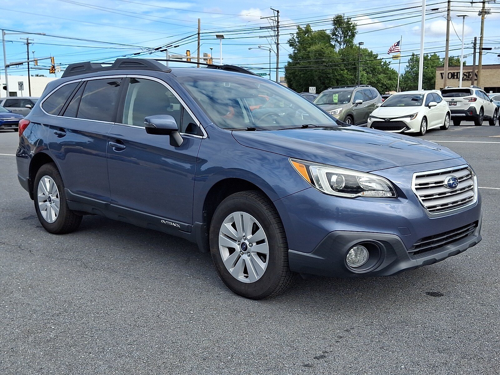 Used 2016 Subaru Outback 2.5i Premium AWD/4WD image 3