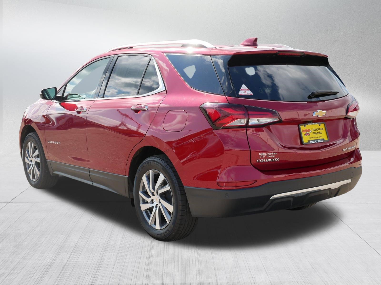 Used 2023 Chevrolet Equinox Premier AWD/4WD image 5