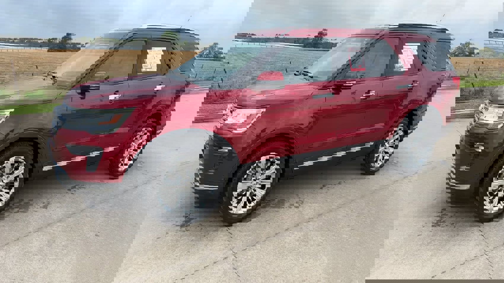 Used 2019 Ford Explorer Limited w/ Ford Safe & Smart Package image 5