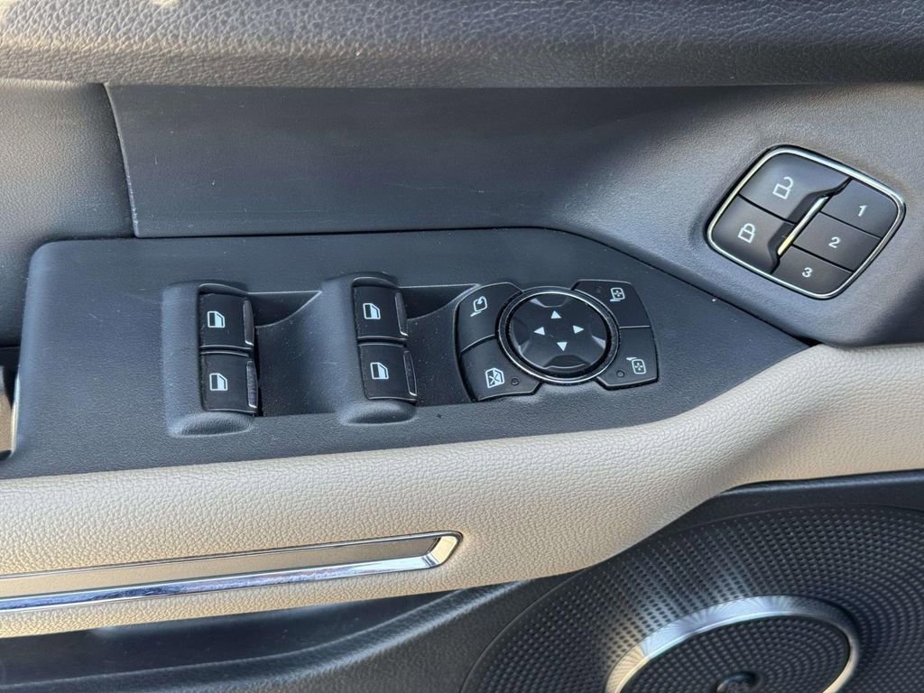 Used 2022 Ford Expedition Max Limited image 18