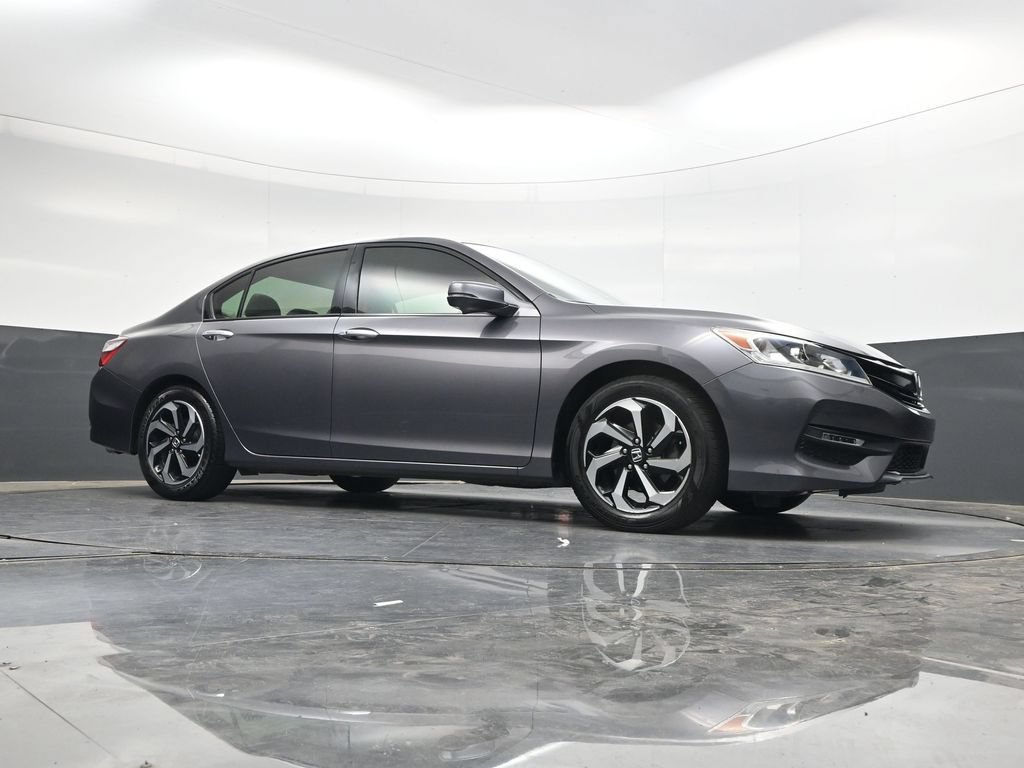 Used 2017 Honda Accord EX image 29