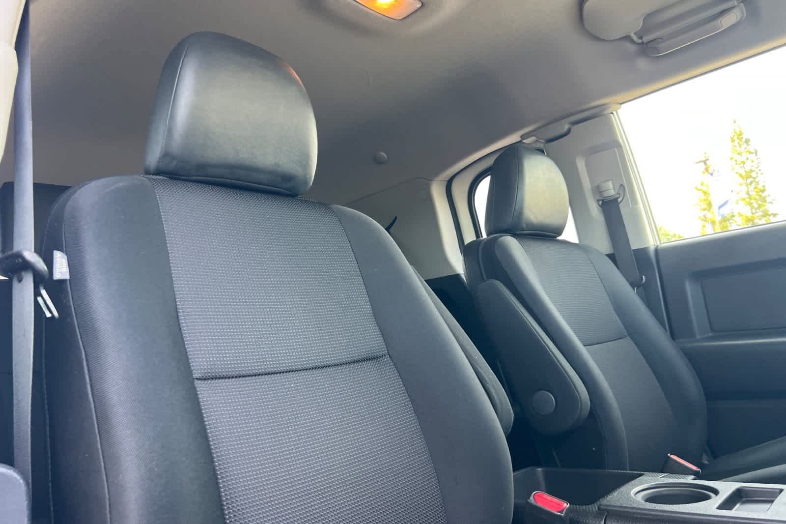 Used 2013 Toyota FJ Cruiser 4WD w/ Convenience Pkg image 17