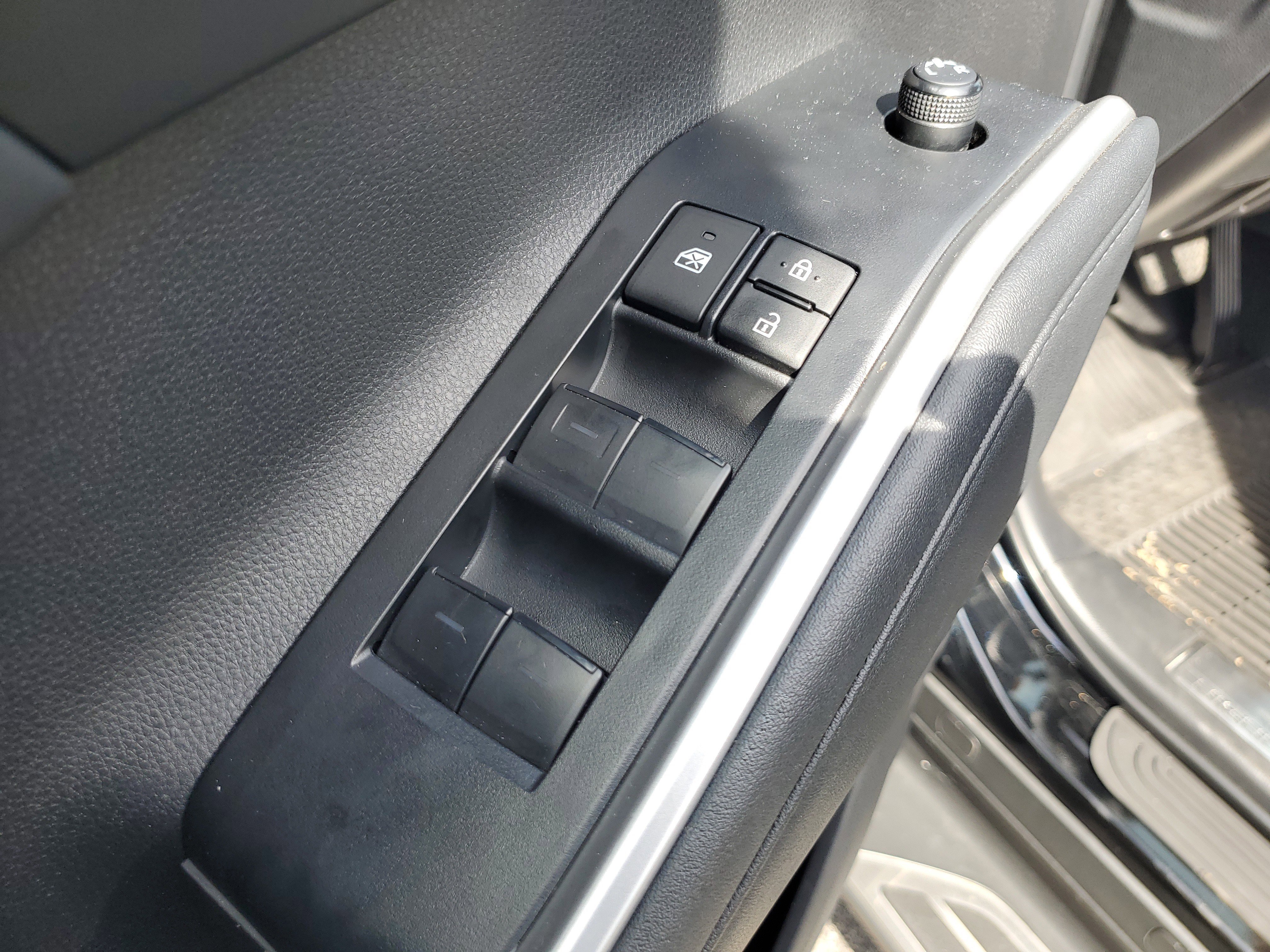Certified 2024 Toyota Highlander XLE image 20