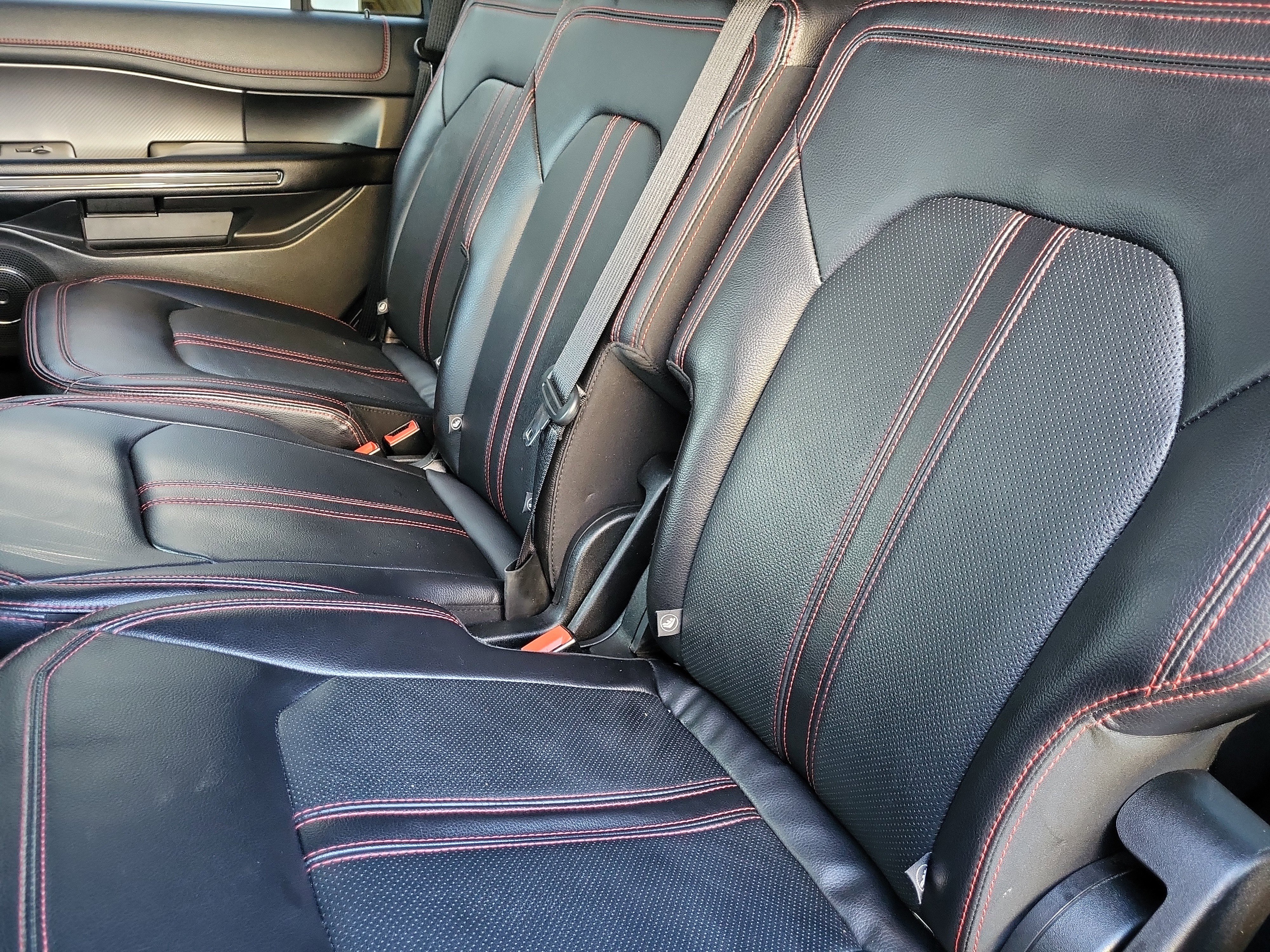 Used 2021 Ford Expedition Limited image 12