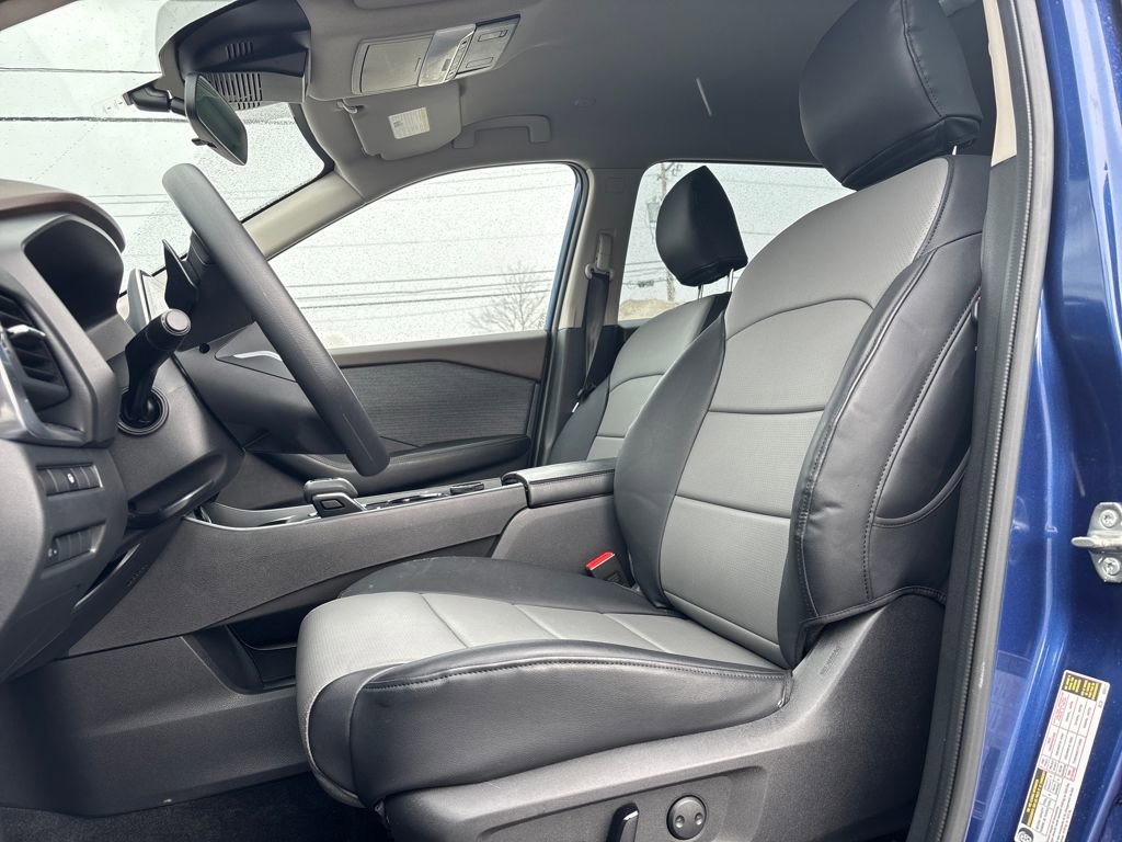 Used 2023 Nissan Rogue SV image 3