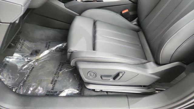 Used 2025 Audi A6 e-tron Prestige w/ Black Warm Weather Package image 34