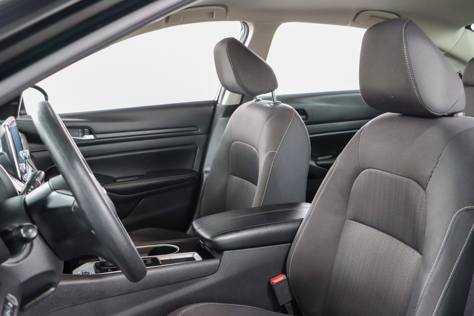 Used 2024 Nissan Altima 2.5 SV image 23