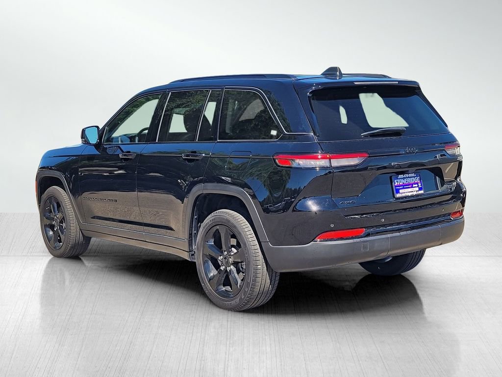 Used 2023 Jeep Grand Cherokee Limited w/ Black Appearance Package image 6