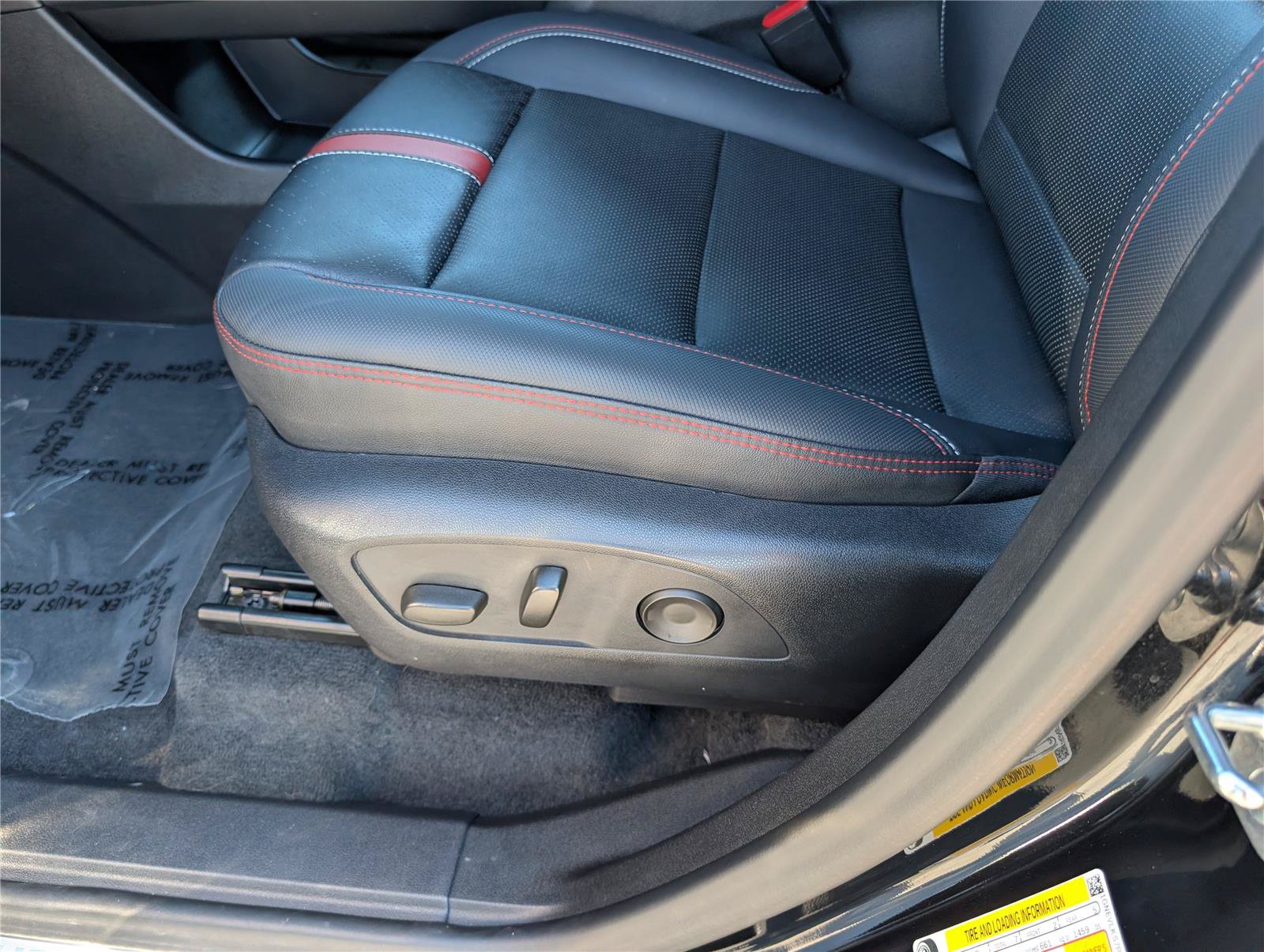 Used 2024 Chevrolet Traverse RS w/ LPO, Floor Liner Package AWD/4WD image 25