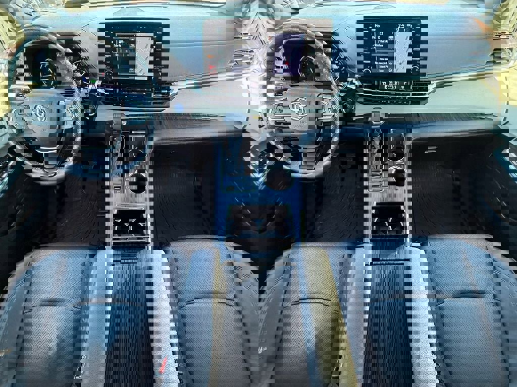 Used 2023 Toyota Sienna Platinum image 16