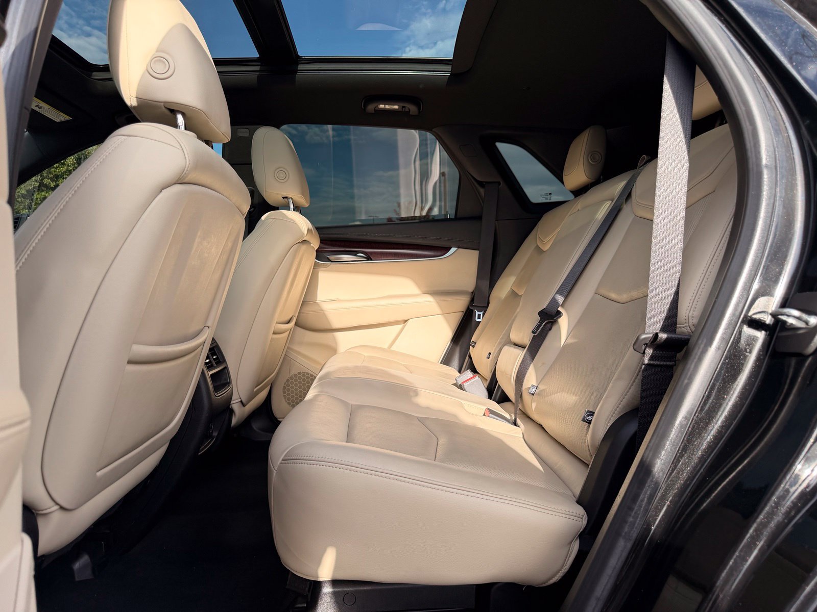 Used 2018 Cadillac XT5 Luxury w/ Driver Awareness Package FWD image 28
