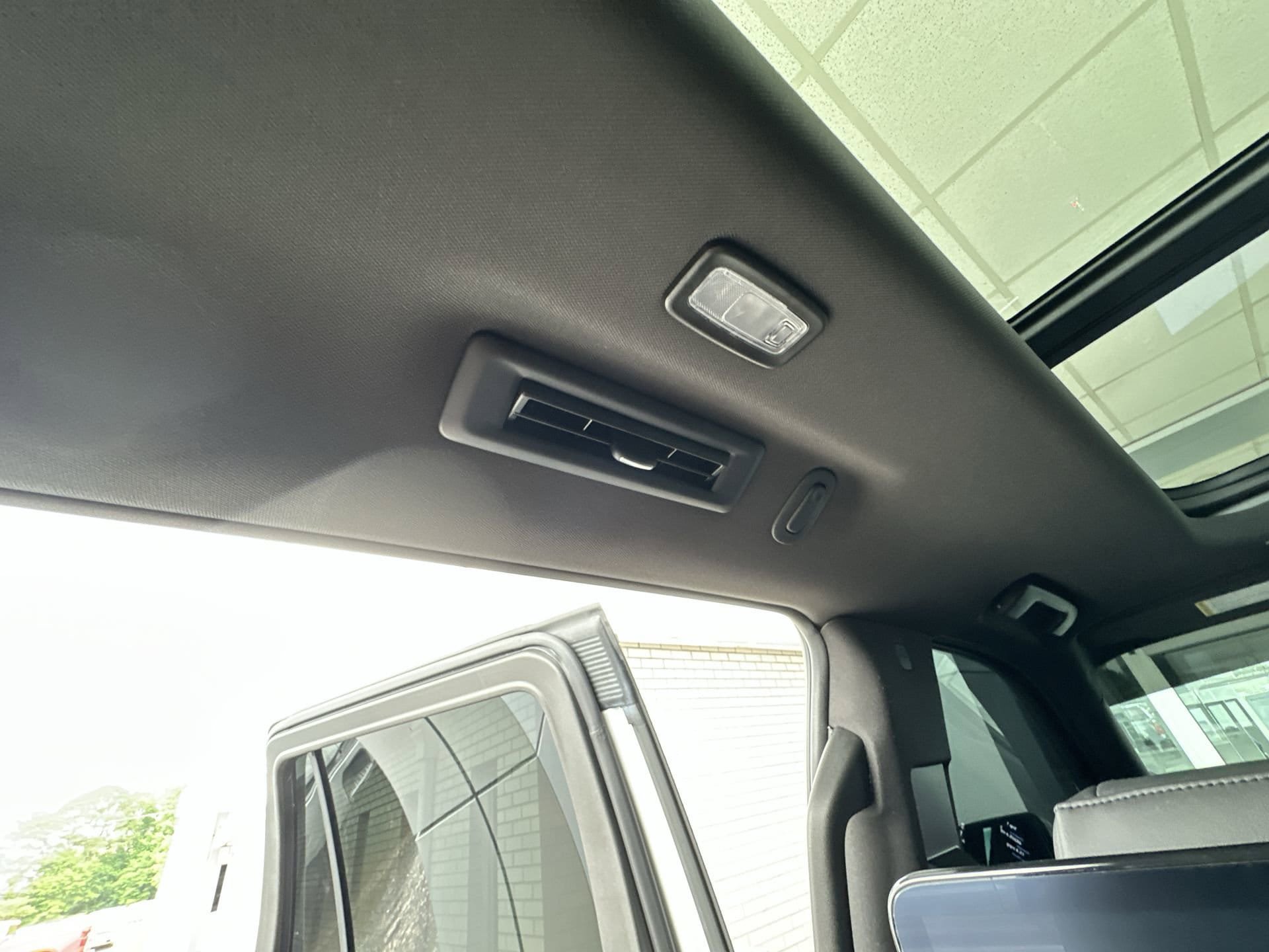 Used 2023 Cadillac Escalade Sport w/ LPO, ONYX Package AWD/4WD image 22