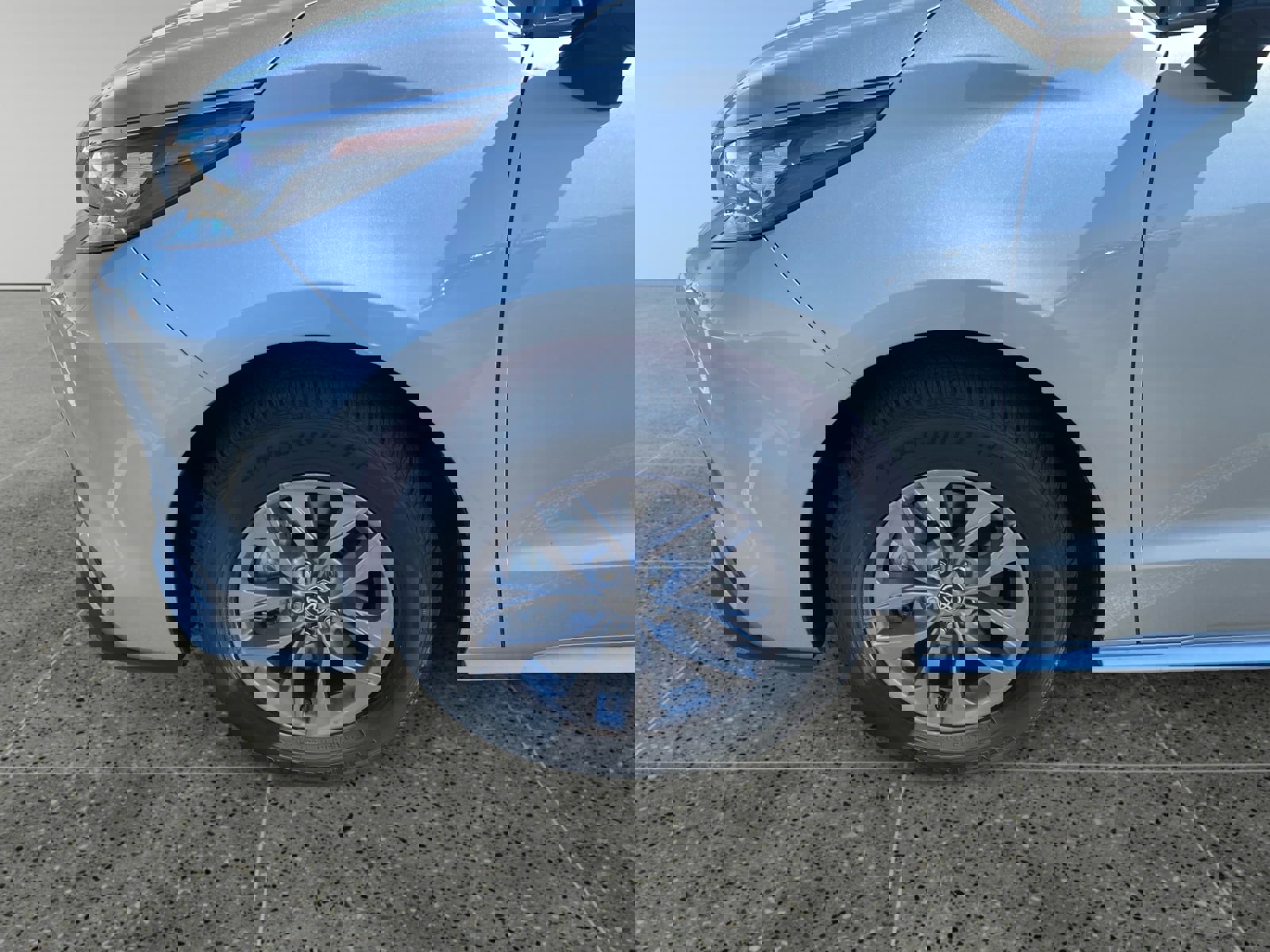 Used 2025 Toyota Sienna LE image 14