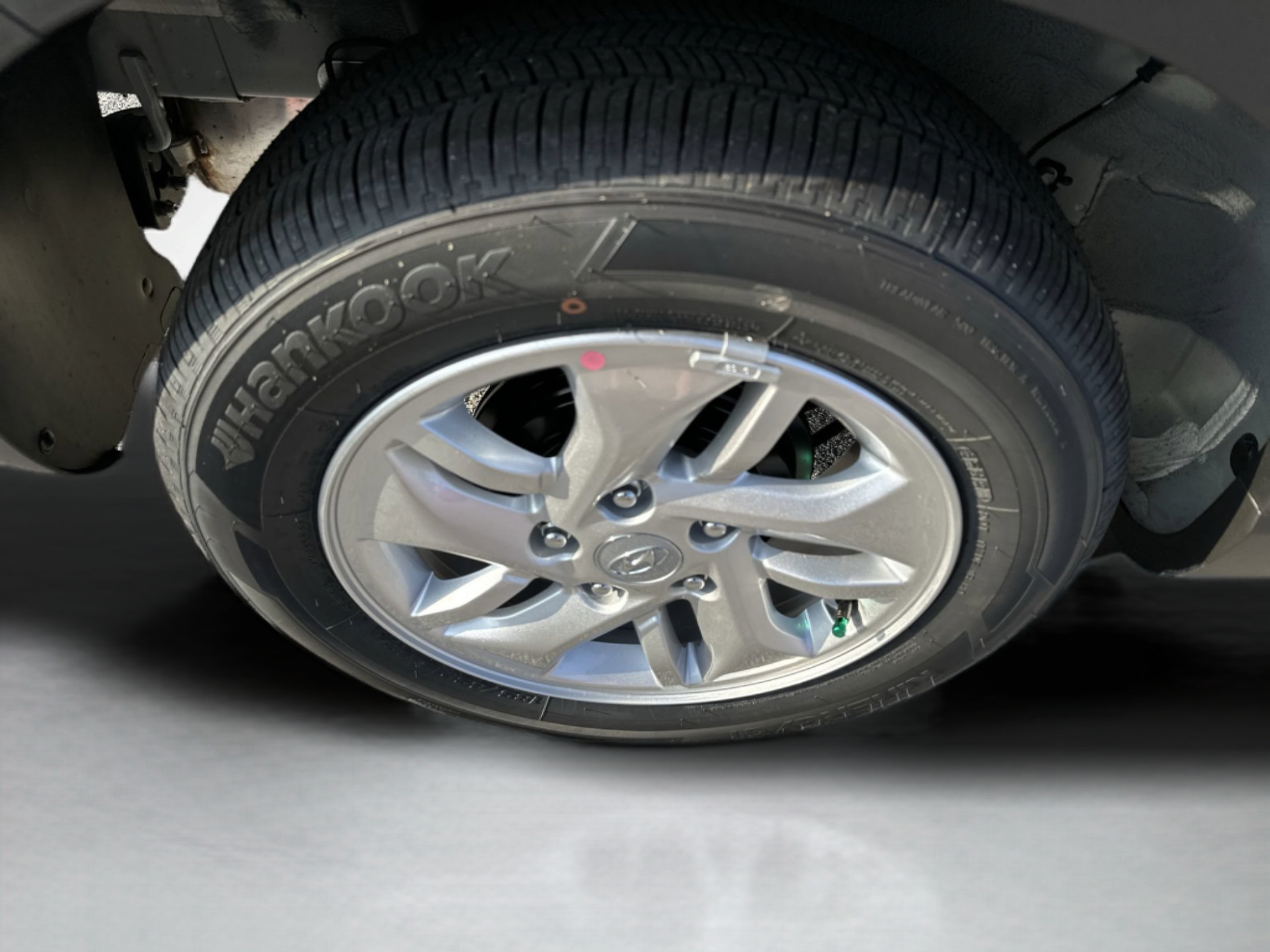 New 2026 Hyundai Venue SE FWD image 28