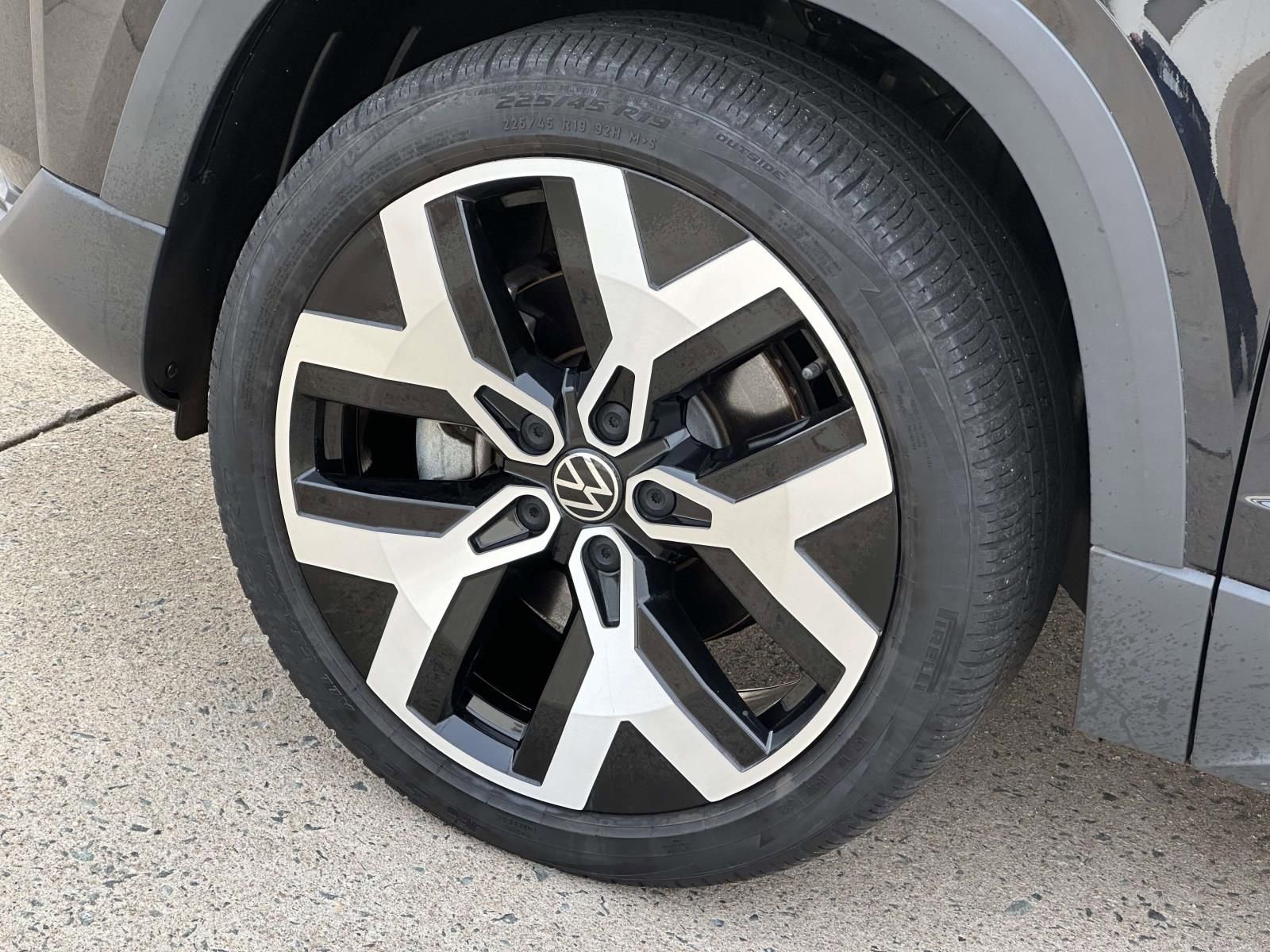 Certified 2023 Volkswagen Taos SEL image 7