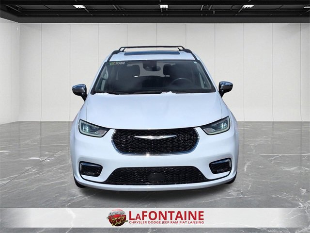 Certified 2023 Chrysler Pacifica Limited image 8